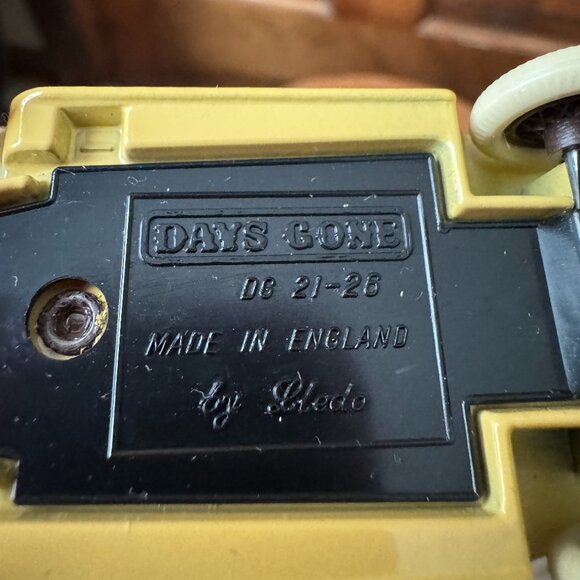 Lledo Days Gone Diecast Vehicles - Hershey's Kisses Delivery Van - Picture 8 of 8